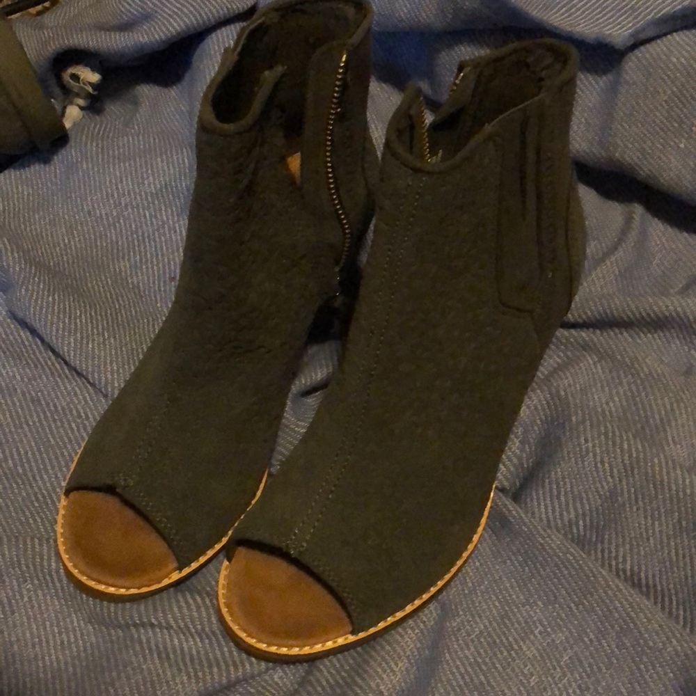 Peep toe toms booties. - Picture 7 of 11